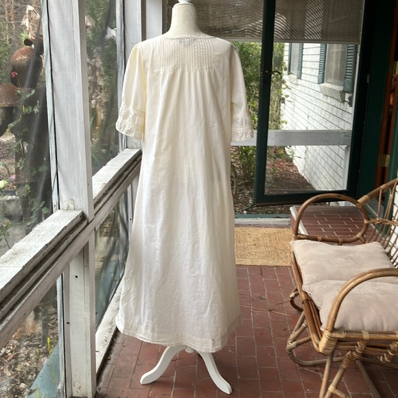 April Cornell Nightgown - Picture 5 of 11